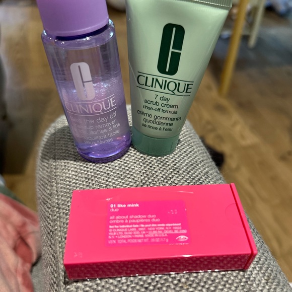 Three piece Clinique sample set - Picture 3 of 7